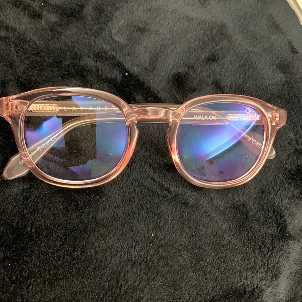 Quay Eyeglasses- Clear Pink